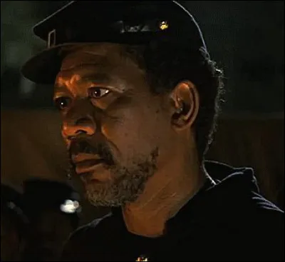 Dans quel film Morgan Freeman est-il un militaire ?