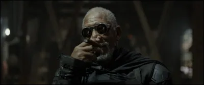 Dans quel film Morgan Freeman joue-t-il le chef des rebelles ?