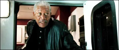 Dans quel film Morgan Freeman joue-t-il un ancien agent de la CIA ?