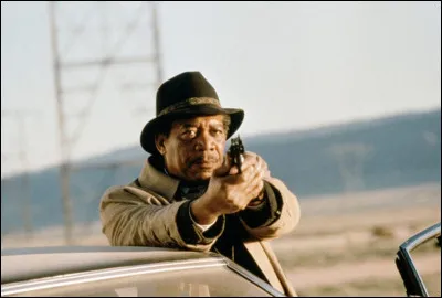 Dans quel film Morgan Freeman est-il à la recherche d'un meurtrier ?