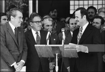 Qui est le premier président étasunien à se rendre en Syrie en 1974 ?