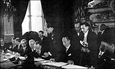 Quel traité qui prévoyait l'indépendance de la Syrie et ayant été conclu entre la France et la Syrie en 1936 n'a jamais été ratifié par Léon Blum ?