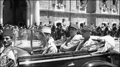 En quelle année la France reconnait-elle l'indépendance de la Syrie malgré un retrait des troupes tardif dans le pays entre 1945 et 1946 ?