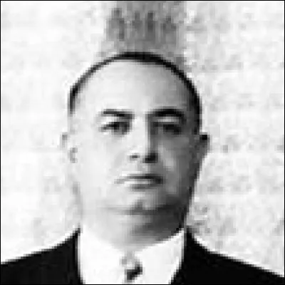 Une fois les français partis, les syriens ne s'accommodent pas aux structures démocratiques établies, quel militaire met en place un coup d'État le 30 mars 1949 ?