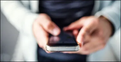 Que signifie "cc" en langage SMS ?