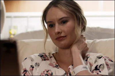 Avec qui Madison est-elle en visio en attendant l'arrivée de Kevin ?