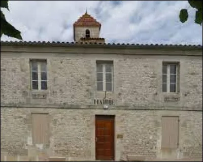 Petit village de 73 habitants, dans l'arrondissement de Jonzac, S&eacute;millac se situe ...