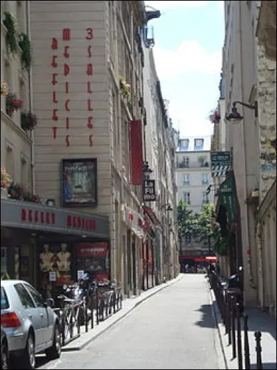 C'est Champollion qui a donné son nom à cette rue ! Quel était son prénom ?
