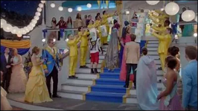 Qui a fait la décoration du bateau pour le bal des débutantes ?