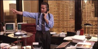 Quel acteur voit-on aux côtés de Michael Douglas dans le film "Wall Street" ?