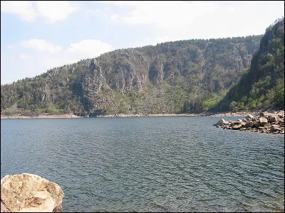 Pour Arthur Rimbaud, comment est le E ?