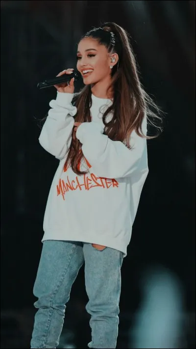 Où a eu lieu l’attentat lors de son tour de chant ?