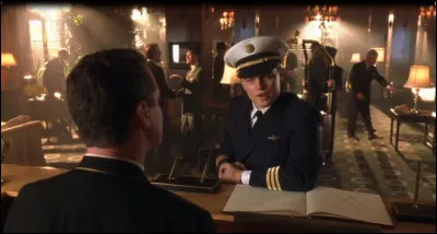 Quel est le titre français de ce film de Steven Spielberg, avec Leonardo DiCaprio, Tom Hanks et Christopher Walken, inspiré de la vie de Frank Abagnale, faussaire et escroc ?
