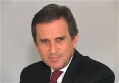 Qui est le premier directeur de la cha&icirc;ne M6 de 1987 &agrave; 2000 ?