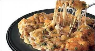 Le retortillat est un plat rural de fromage fondu à base de pommes de terre et de tome fraîche, assaisonné avec de l'ail, du persil et du sel, originaire du pays aubracien.