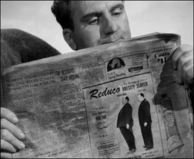 Dans quel film Hitchcock fait-il dans l'autodérision posant dans un journal pour une publicité de régime amaigrissant ?
