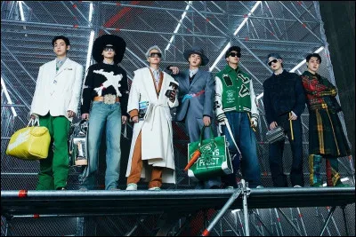 Quel membre du groupe a déjà écrit une chanson en 40 minutes ?