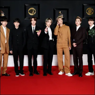 Quel membre de BTS a été oublié dans une station-service ?