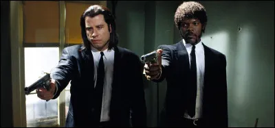 L'artiste anonyme surnomm&eacute; Banksy a repris une sc&egrave;ne de "Pulp Fiction" en rempla&ccedil;ant les revolvers, des personnages jou&eacute;s par John Travolta et Samuel L. Jackson, par...