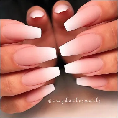 Aimes-tu les faux ongles ?
