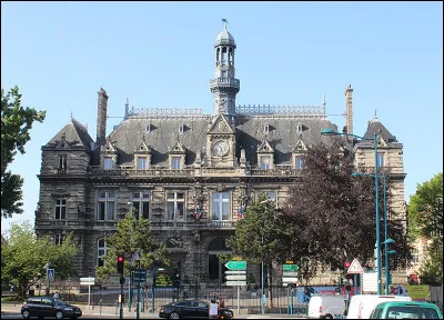 Avec qui, Pierre Louys met-il la femme, en 1898 ?