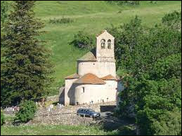 Petit village occitan de 53 habitants, dans le Conflent, Planès se situe dans le département ...