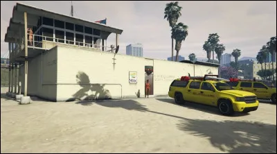 Je prends soin de vérifier que la zone de baignade est surveillée par...