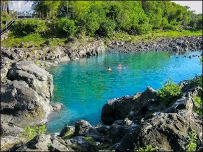 Dans les bassins naturels, que faut-il particulièrement surveiller ?