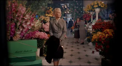 Judy Barton (Lucie Barton dans la version française) se fait passer pour Madeleine Elster. C'est ...