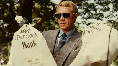 Qui accompagne Steve McQueen dans "L'Affaire Thomas Crown" ?