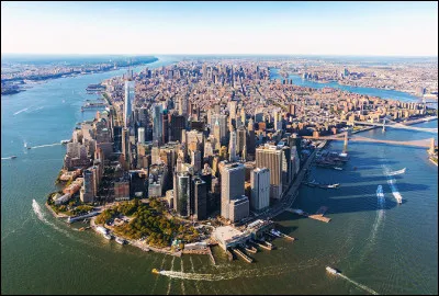 Quelle est cette ville, la plus grande des &Eacute;tats-Unis, surnomm&eacute;e "la grosse pomme", situ&eacute;e dans l'&Eacute;tat du m&ecirc;me nom. Elle a un impact mondial sur le commerce, la finance, les m&eacute;dias, l'art, la recherche, la technologie, le divertissement et le tourisme ?