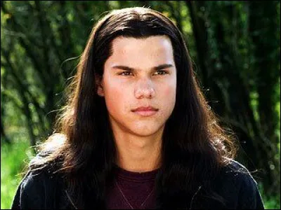 Qu'apprend Bella sur Jacob ?