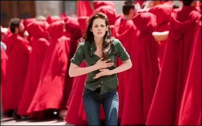 Quand Bella revoit Edward, que font-ils ?