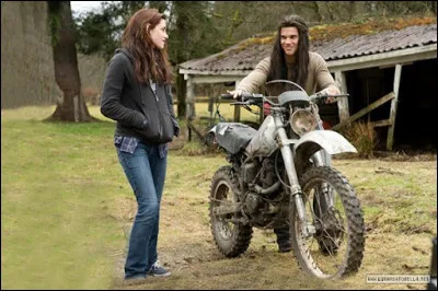 Que font Jacob et Bella pendant leur temps libre ?