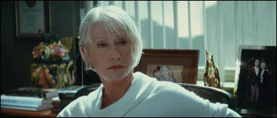 Dans quel film Helen Mirren est-elle une r&eacute;dactrice en chef chargeant un de ses journalistes d'une enqu&ecirc;te ?