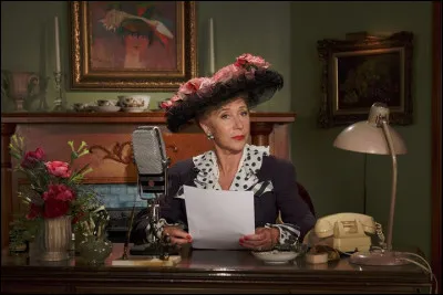 Dans quel film Helen Mirren joue-t-elle Hedda Hopper ?