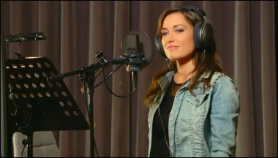 Dans quelle série joue Elsa ?