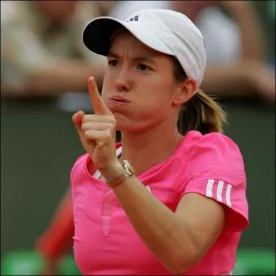 Justine Henin a t limine en quarts de finale par...