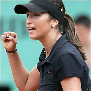 Aravane Reza a t limine par Nadia Petrova en trois sets, quel est le score du dernier set ?