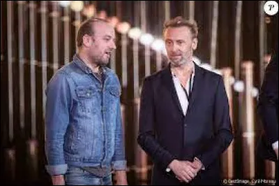 Quel chanteur français est le père de Ours et Pierre ?