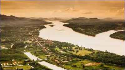 Combien de pays le fleuve du Mékong traverse-t-il ?