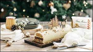 La bûche de Noël est un gâteau roulé servi en fin de repas. Mais à l'origine, c'était une bûche...