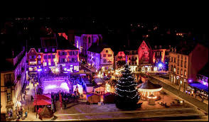 Quelle ancienne région française est réputée pour ses magnifiques marchés de Noël l ?