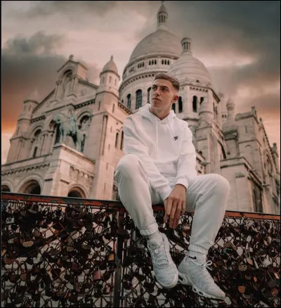 Comment s'appelle son chien ?