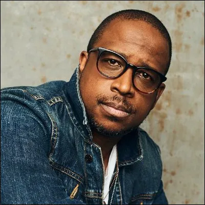 Comment s'appelle le nouveau thérapeute de Randall ?