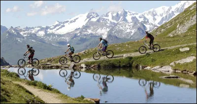 Depuis combien de temps pratiques-tu le vélo ?