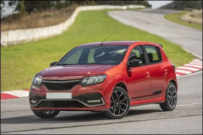 La première question vous a peut-être perturbés mais celle-ci risque d'aggraver la situation. Incompréhensible, cette compacte sportive ne porte pas le même nom sur les différents marchés où elle est vendue. Quel est son nom ?