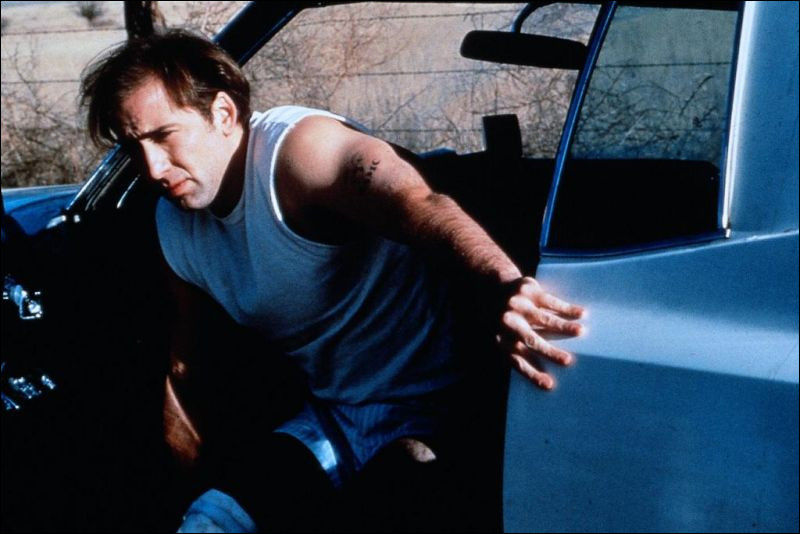 Dans quel film Nicolas Cage est-il perçu comme un tueur à gages ?