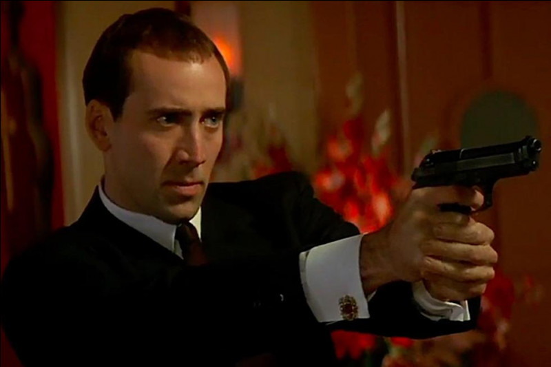 Dans quel film Nicolas Cage prend-il l'identité de son ennemi ?