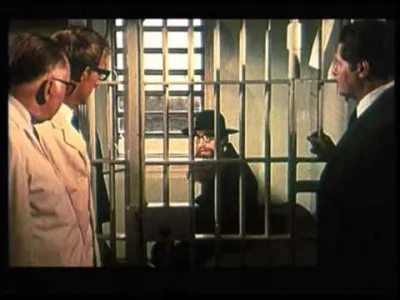 Complétez le titre de ce film de Woody Allen : "Prends.... et tire-toi !" ?